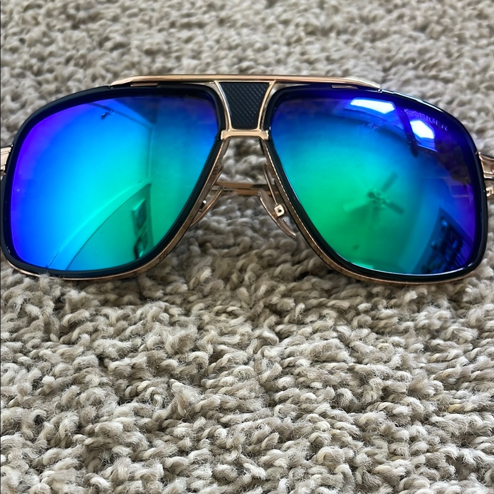 Stylish Blue and Gold Men's Sunglasses